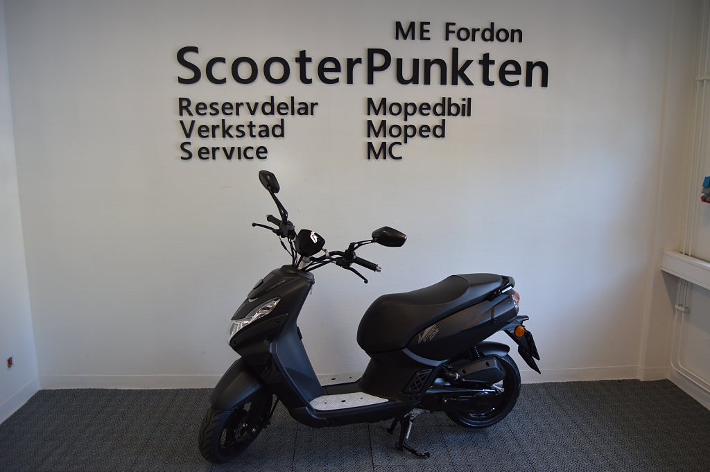 Peugeot STREETZONE MAD BLACK 4 TAKT   