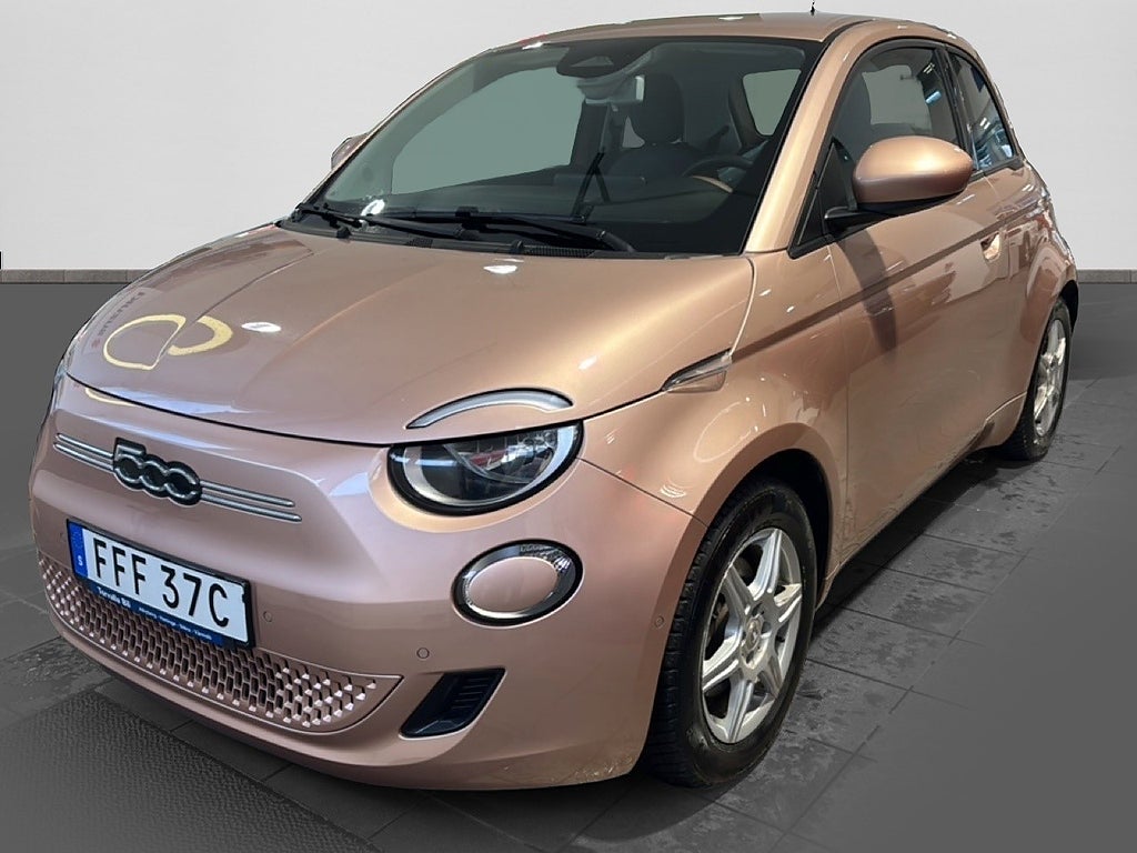 Fiat 500 ICON Back kamera parksensor fram + bak Vinterhjul 