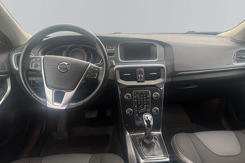 Volvo V40 2018
