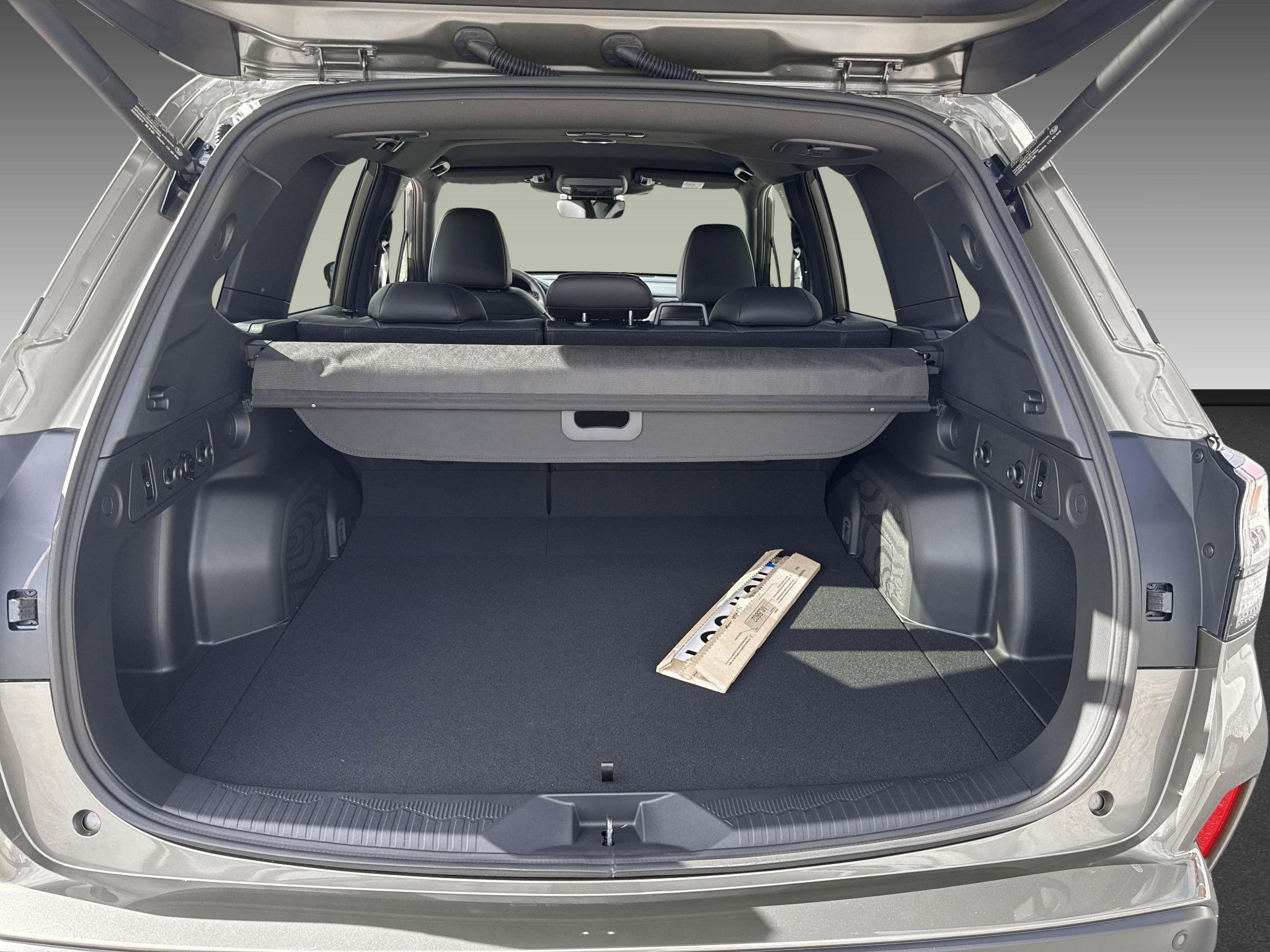 Subaru Forester 2.0i e-boxer Limited 2026, photo 7/49