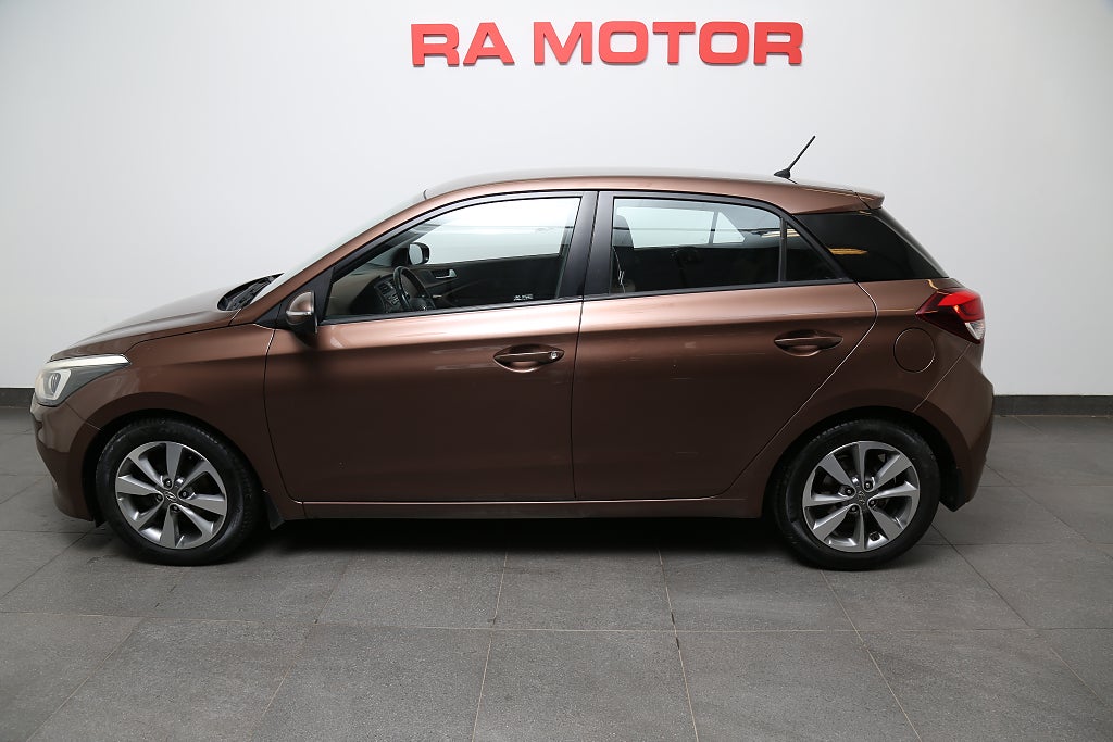Hyundai i20 1,4 101hk Premium Automat P-sensor 2016