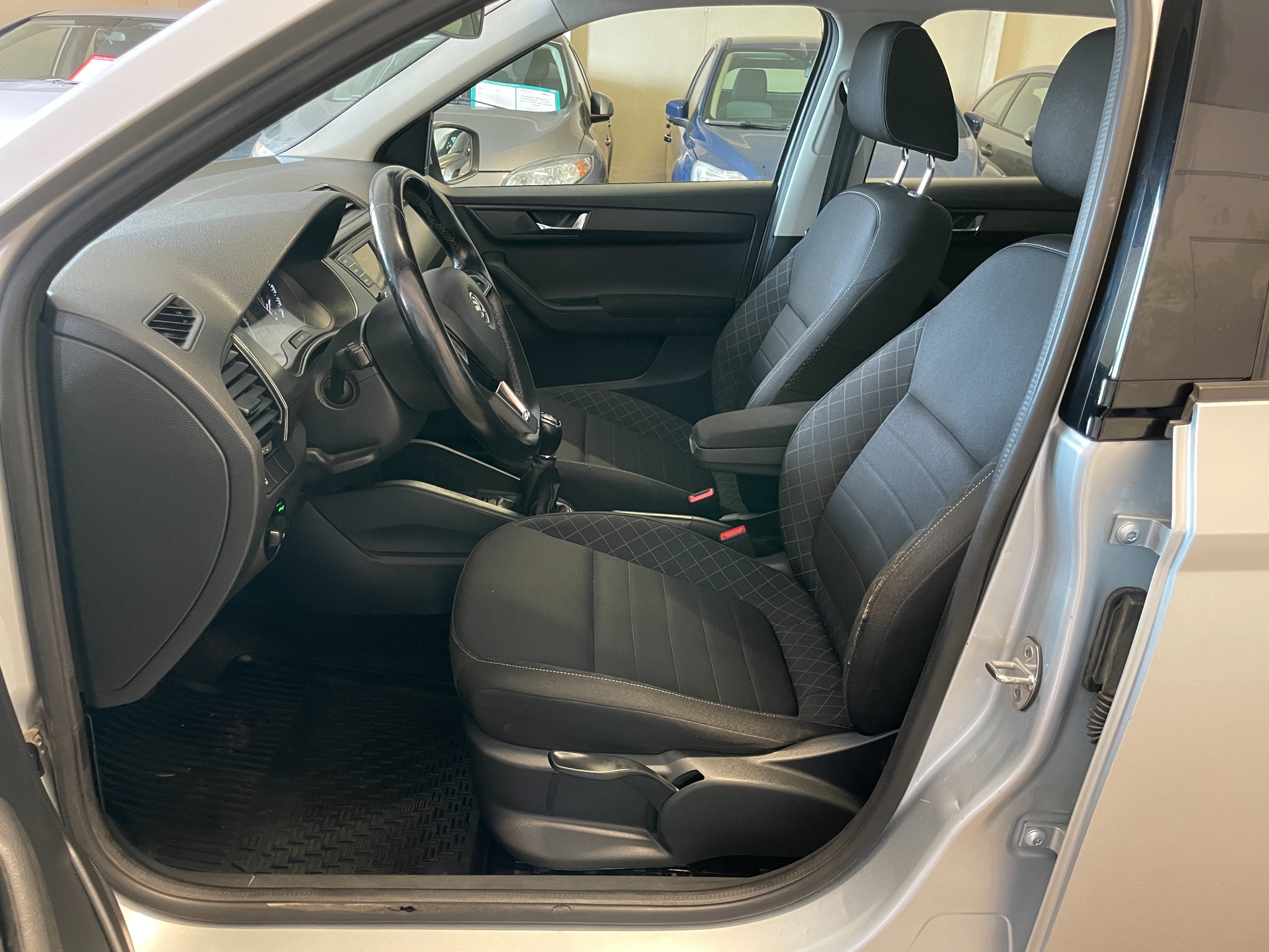 Skoda Fabia 2015, kuva 7/10