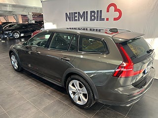 Volvo V60 Cross Country D4 AWD Aut Momentum Pro Dvärm/Kamera/Dragkrok – bild 6