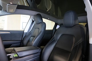 SUV Tesla Model Y 12 av 26