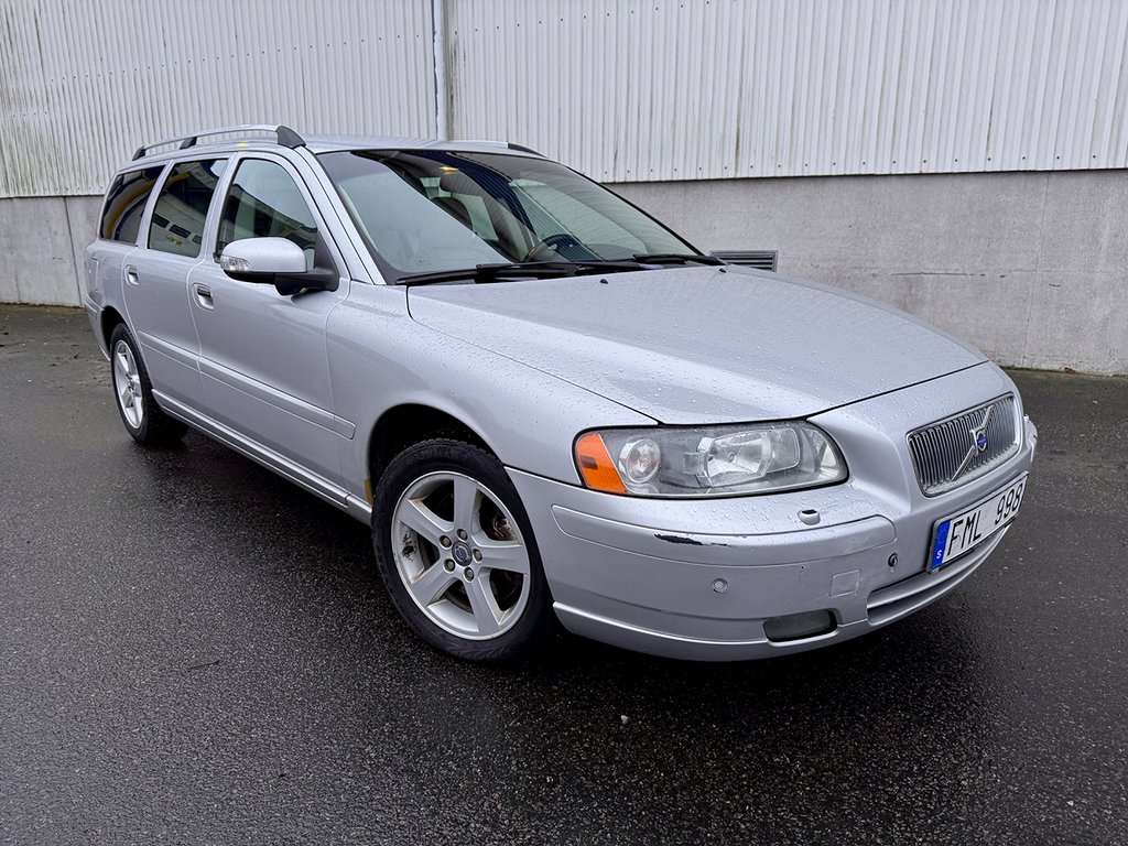 Volvo V70 2.5T Manuell, 210hk Classic, Momentum