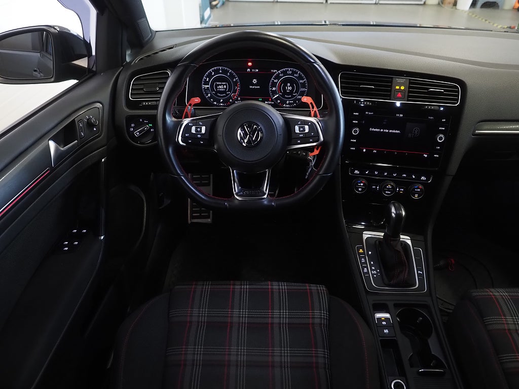 Volkswagen Golf GTI Performance 2.0 245hk DSG M-Värm Kamera Sportavgas 2020