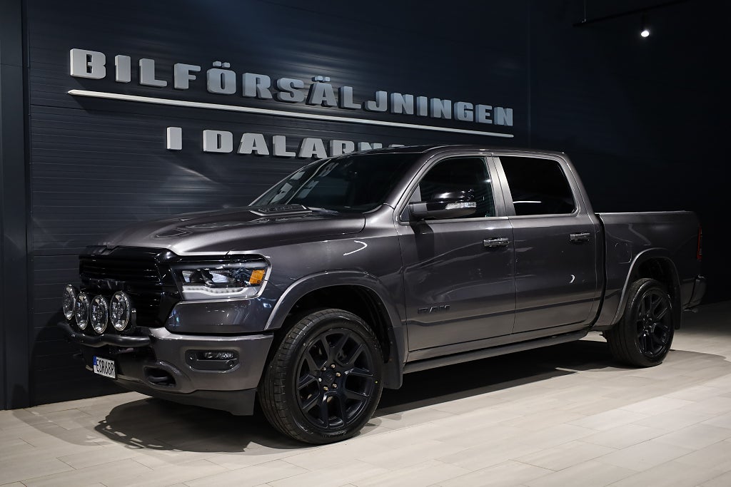 Dodge RAM 1500 Crew Cab Laramie Night 5.7 V8 Hemi 395hk Flaklock/Släde
