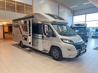 Husbil-halvintegrerad Adria MATRIX SUPREME 670 SL 3 av 32