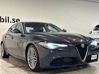 Alfa Romeo Giulia 2.2 16V Super Kamera Mvärm Skinn GPS SoV