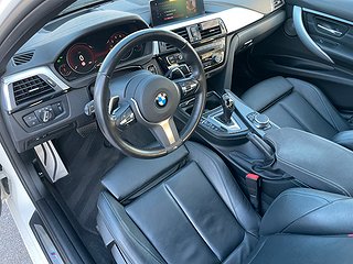Sedan BMW 340 14 av 26