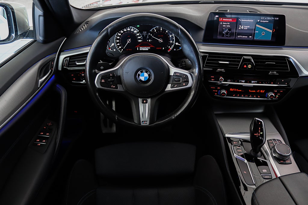 BMW 530i Sedan M-Sport Fullservad Navi Kamera 252hk
