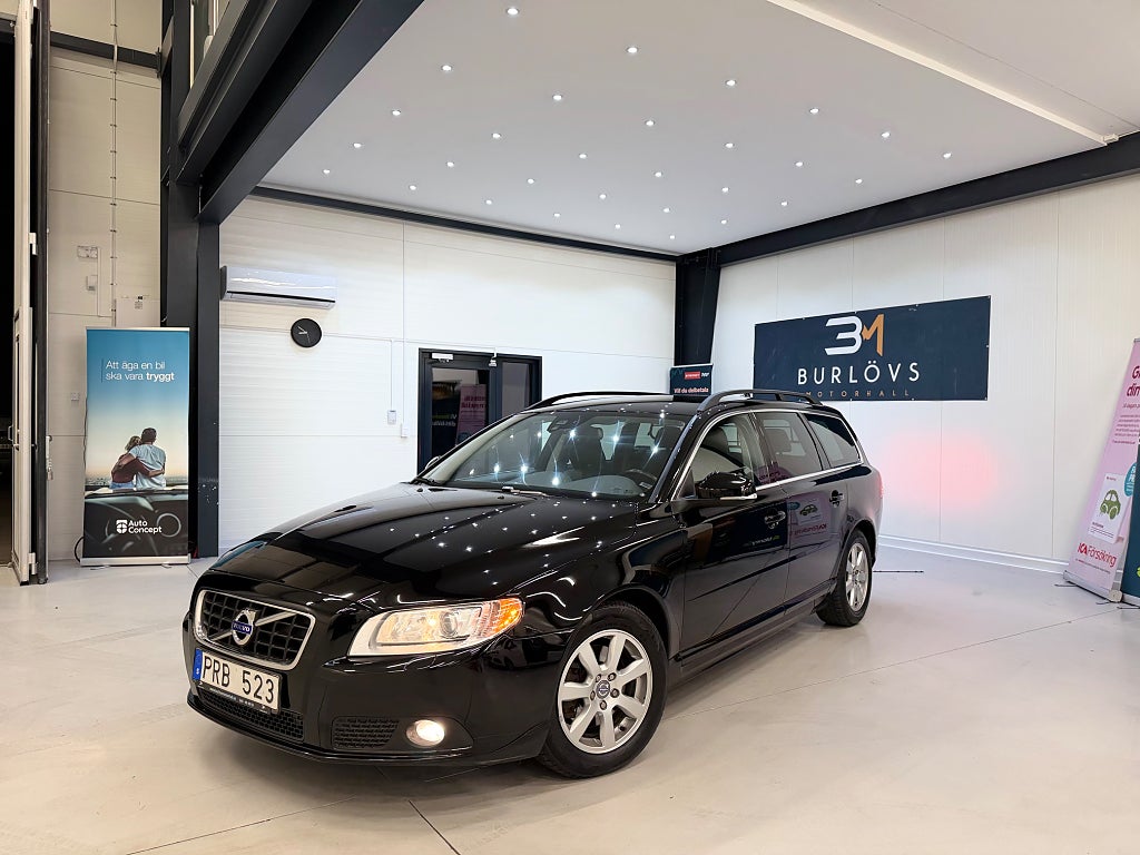Volvo V70 D2 Momentum /NyBesiktigad// Dragkork //1520kr Årsskatt 
