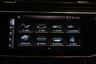 SUV Audi Q8 20 av 28