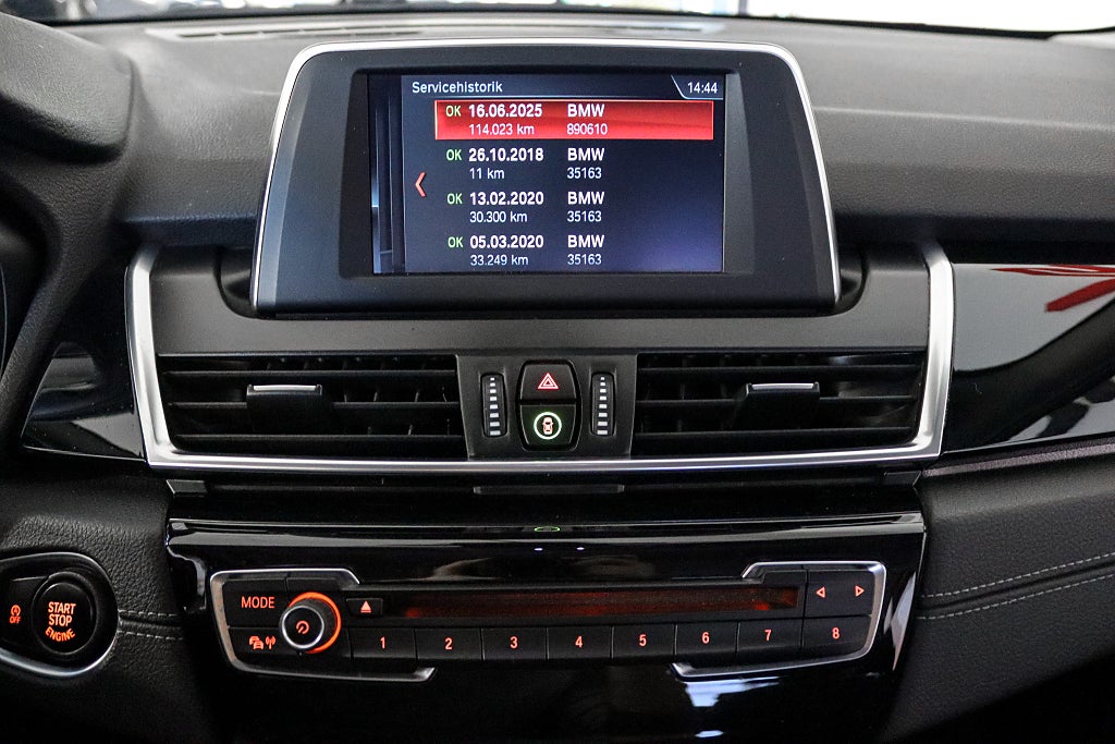 BMW 218 i Active Tourer Sport Line HiFi Dragkrok Kamera