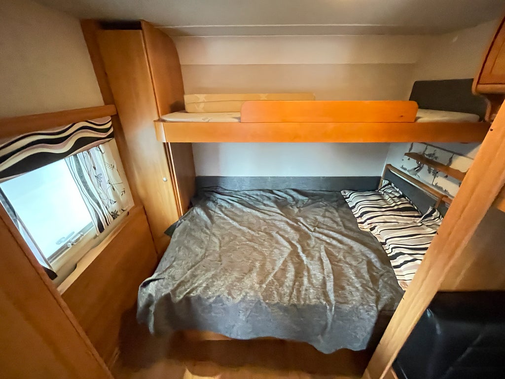 Polar 680 /Barnkammare/Förtält/AC/ALDE/7 bäddar/Fint skick - Polar