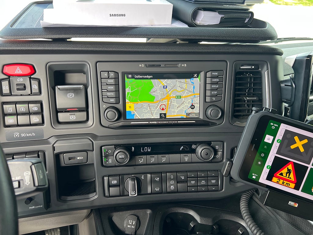 Scania P320 4x2 Hybrid TMA Bil Berlex & Verdegro