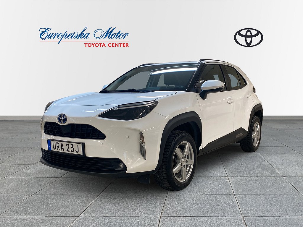 Toyota Yaris Cross 1,5 HSD AWD/ Active / p-sensorer / V-hjul