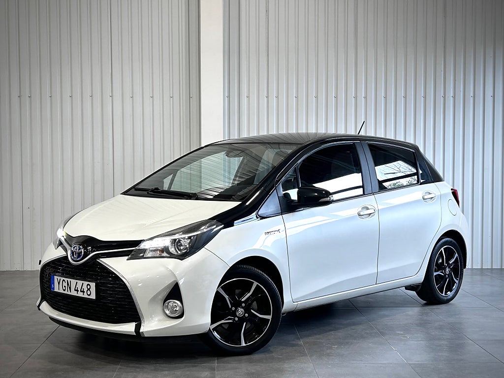 Toyota Yaris Hybrid e-CVT Active Style Bitone KAMERA M-VÄRM VÄLUTRUS