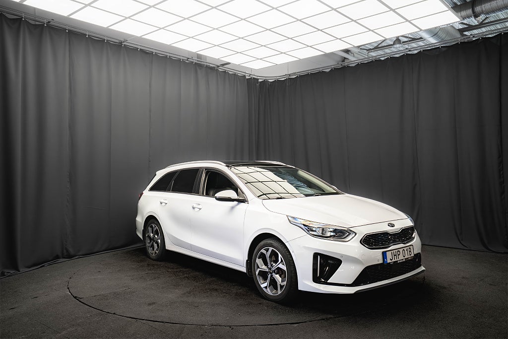 Kia Ceed SW Plug-in Advance Plus 2 PANO DRAG LÄDER M&K-VÄRMARE