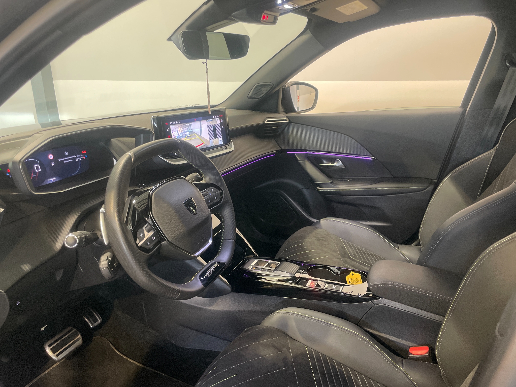 Peugeot 2008 GT 1.2 PT 130hk Aut 2024, bild 6/43