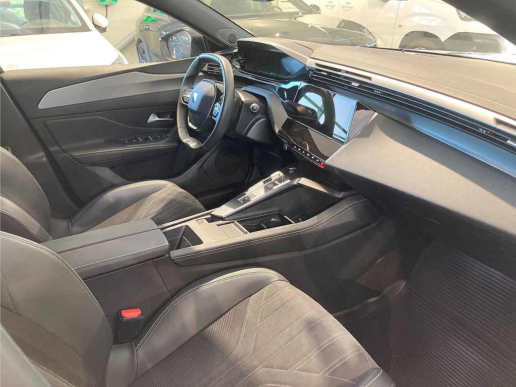 Bild på Peugeot 308 5D GT 1.2 PT 130hk Aut - BACKKAMERA, CARPLAY