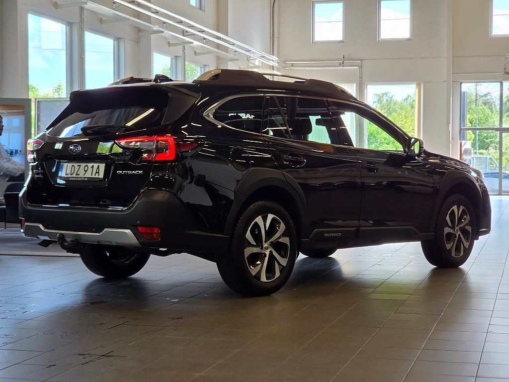 Subaru Outback 2.5 4WD XFuel Touring Drag Navi H&K Elstolar låg-skatt