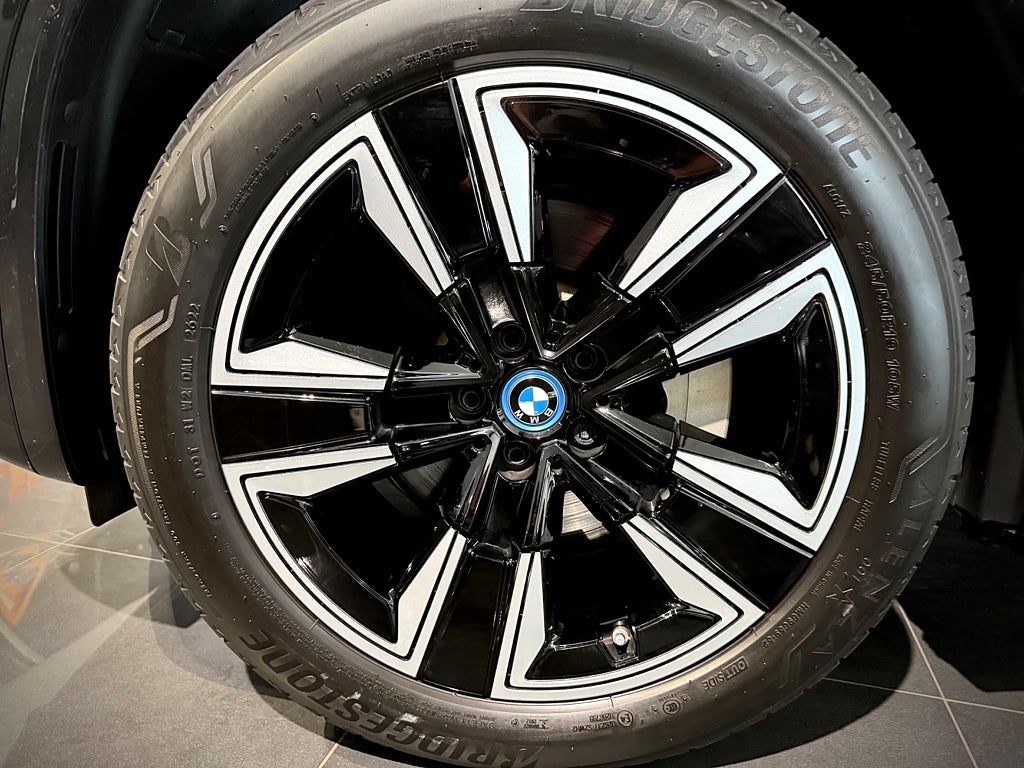 BMW iX3 M Sport Glastak Läder Drag - bild 19