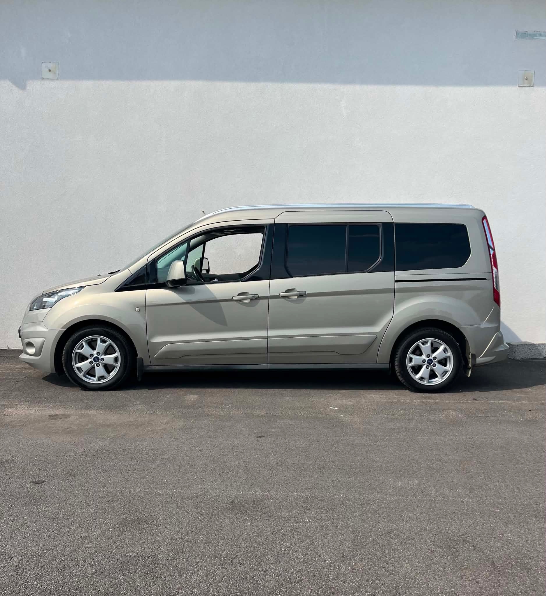 Ford Tourneo Connect 2015, bild 3/48