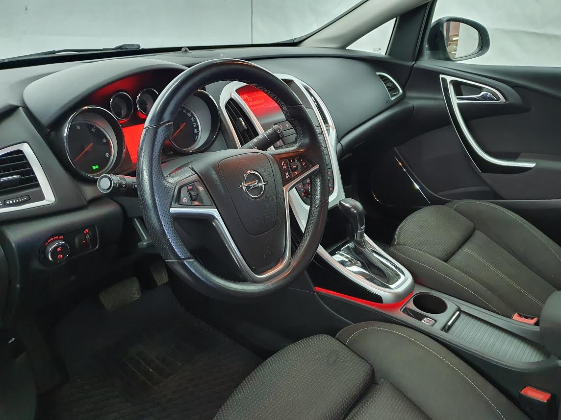 Opel Astra 2011, bild 7/36