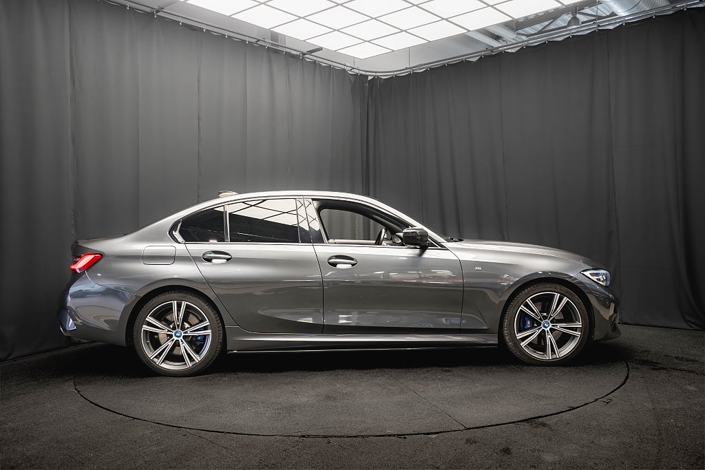 BMW 330e M Sport SHADOW 19'' COCKPIT P-VÄRMARE HiFi