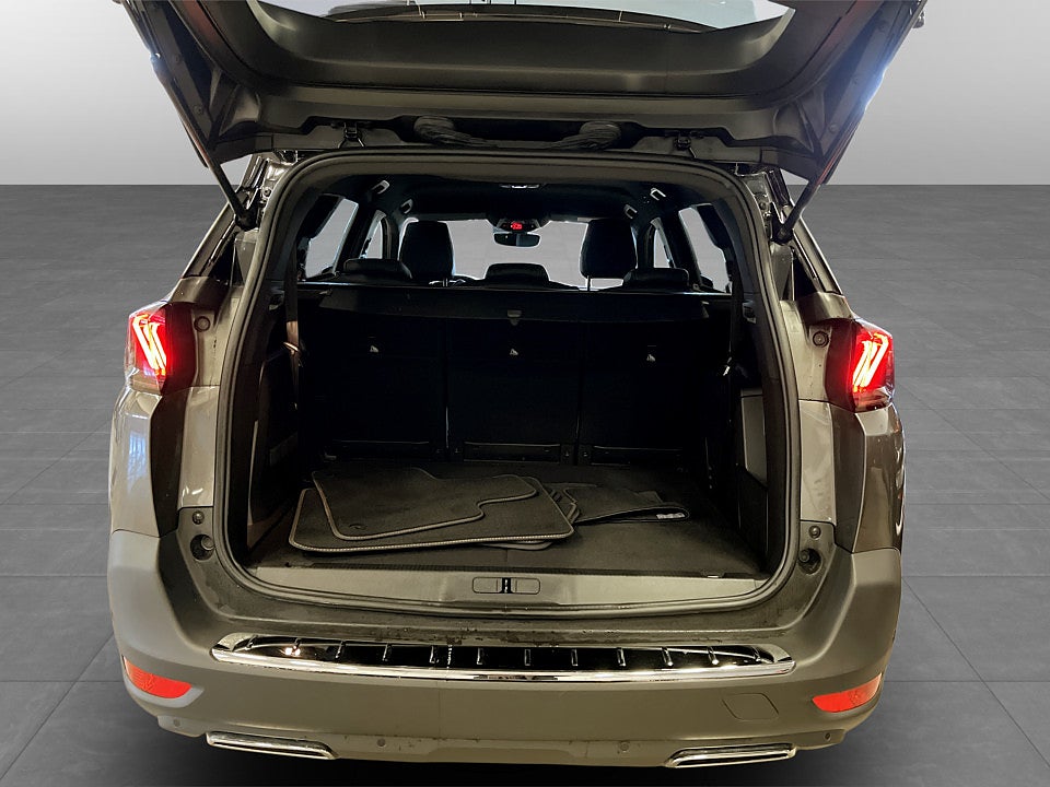 Bild på Peugeot 5008 GT 1.2 PT 130hk Aut 7-SITS B-KAMERA