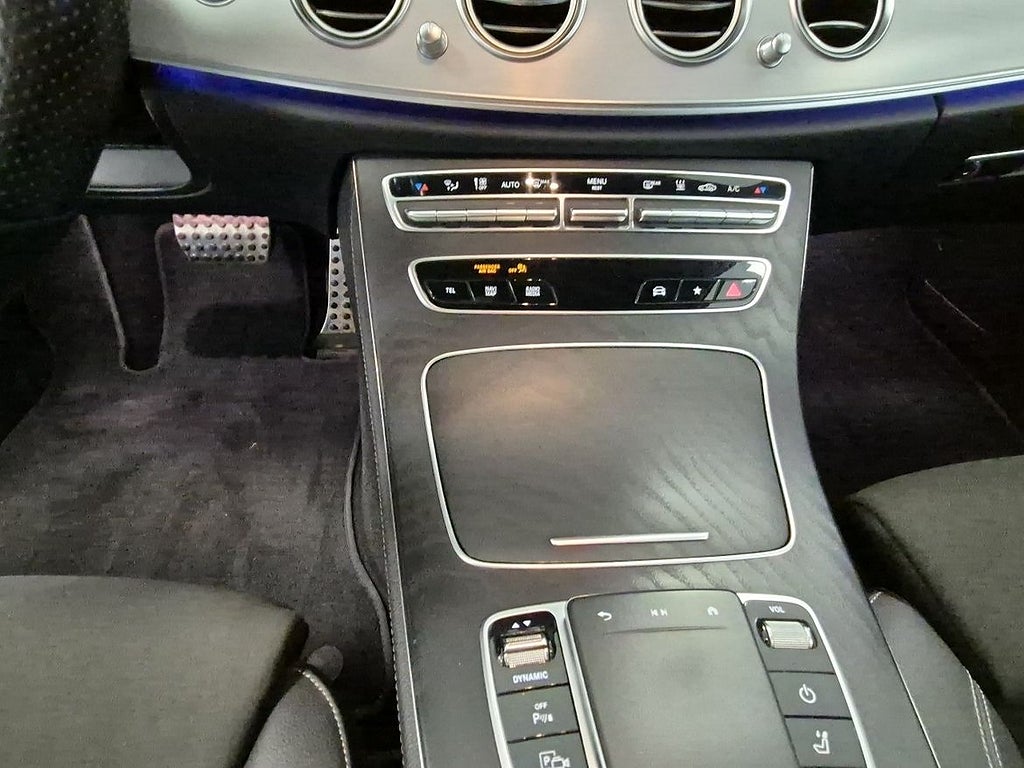 Mercedes-Benz E 300 T de 2022 - miniatyr 8