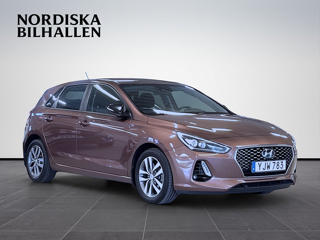 Hyundai i30 1.4 T-GDi Comfort Nybesiktad Nyservad Värmare Kamera