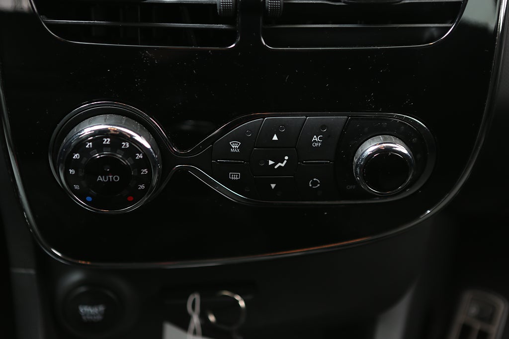 Renault Clio 0,9 TCe 90hk Sport Tourer 1ägare Motorvärmare 2014