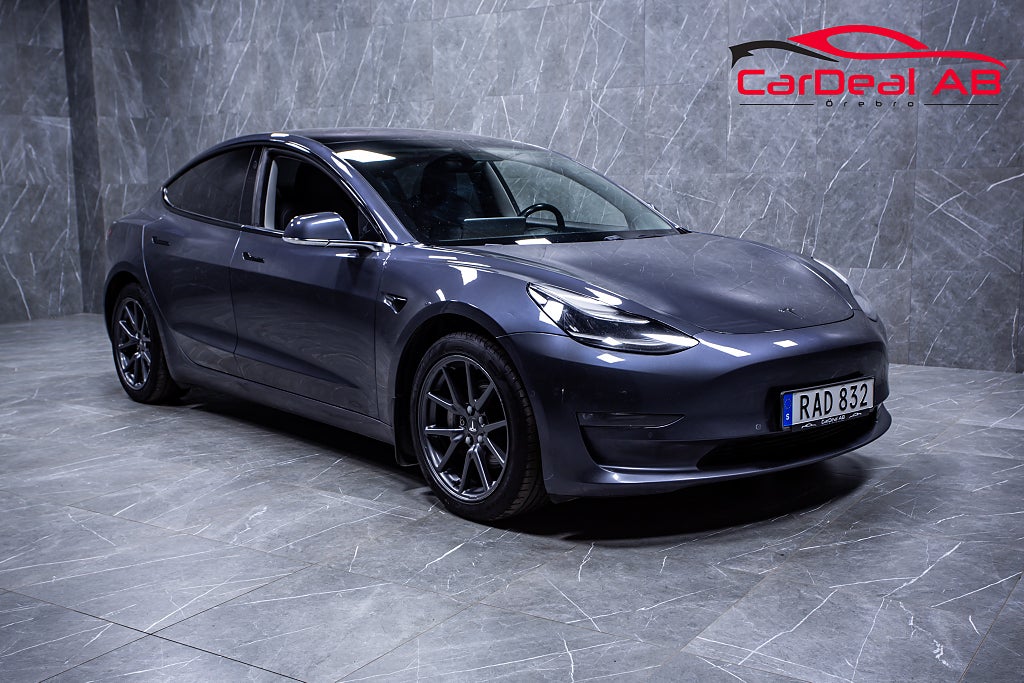 Tesla Model 3 Long Range AWD Pano Dator för total självkörningsför.