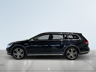 Volkswagen Passat Alltrack 2.0 TDI AWD CarPlay Drag Dvärm Kamera skinn SoV – bild 4