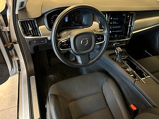 Volvo V90 D4 Aut Momentum 190hk Kamera/ VoC/ D-värm/ Nav/