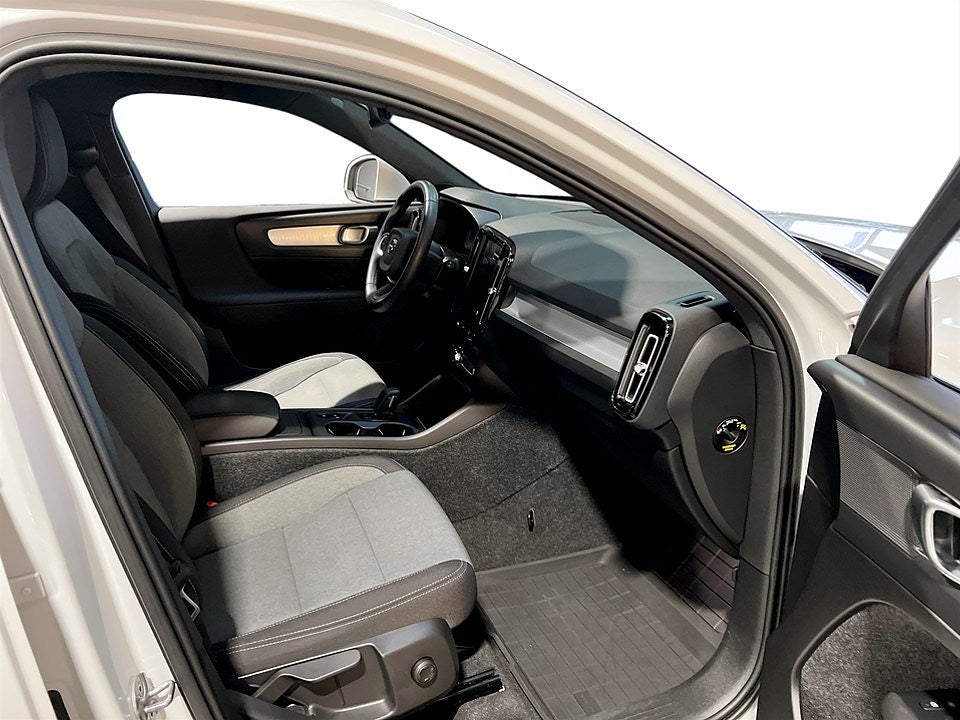 Bild på Volvo XC40 Momentum T3 163hk Aut - B-KAMERA, EL-BAKLUCKA