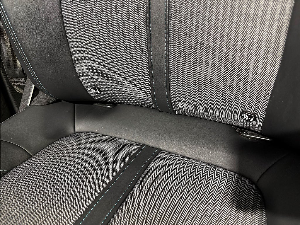 Bild på Peugeot 3008 Allure Hybrid4 300hk Aut AWD - B-KAMERA, NAVI