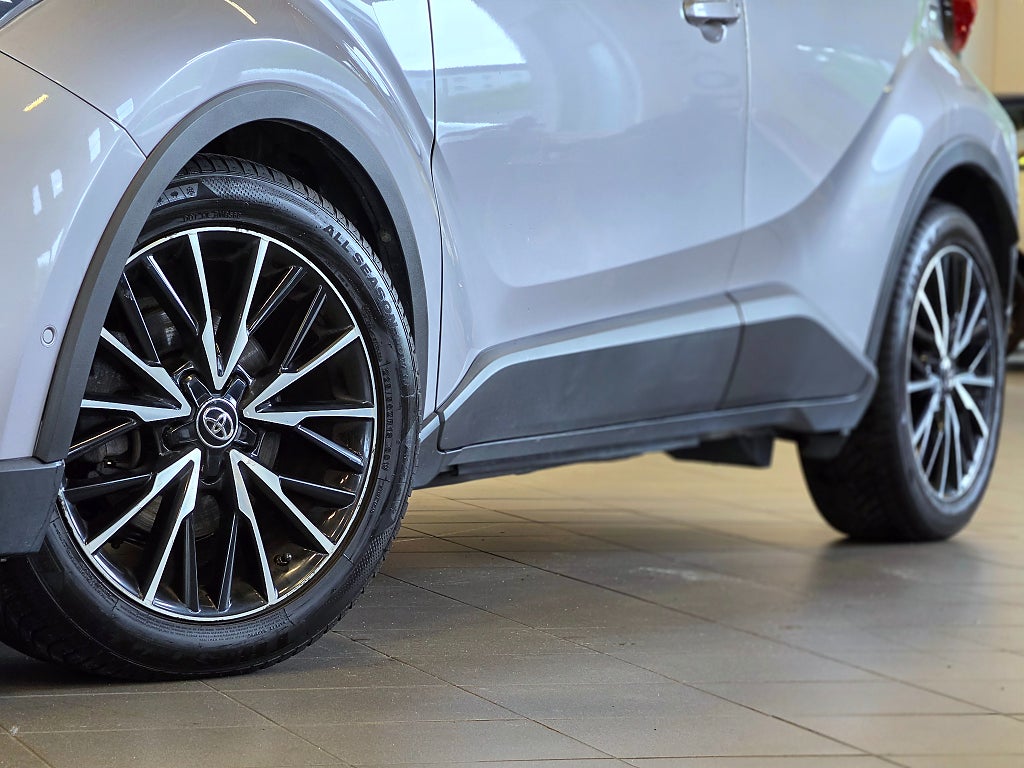 Toyota C-HR Hybrid CVT Executive 0kr insats, 1475kr-mån / B-kamera