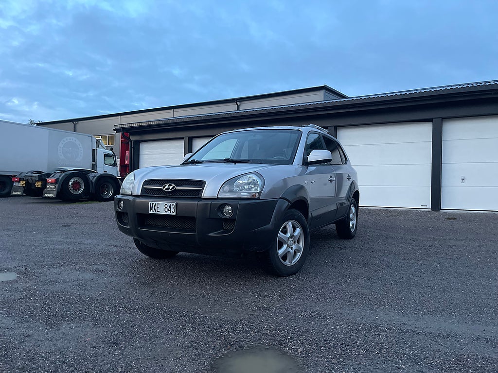 Hyundai Tucson 2.0 4WD Nybes Nyserv Drag P-Kamera 141hk