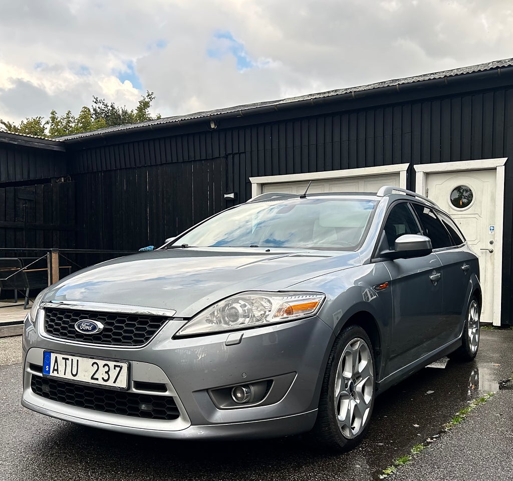 Ford Mondeo Kombi 2.2 TDCi Black Edition med Titanium paket