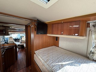 Husbil-integrerad Hymer Eriba 773 IVECO 170HK AUT 16 av 26