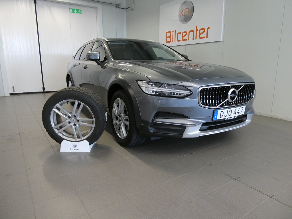 Volvo V90 Cross Country D4 AWD Aut-Drag-Värmare-VOC-CarPlay-SoV