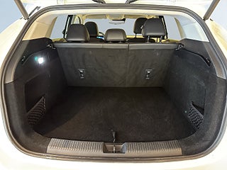 MG HS PHEV Luxury 360° GPS Pvärm Elbaklucka Skinn SoV MOMS – bild 12