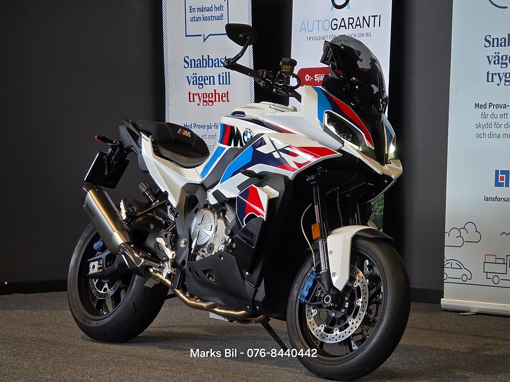 BMW M 1000 XR/Nyskick/Akrapovic helsystem/