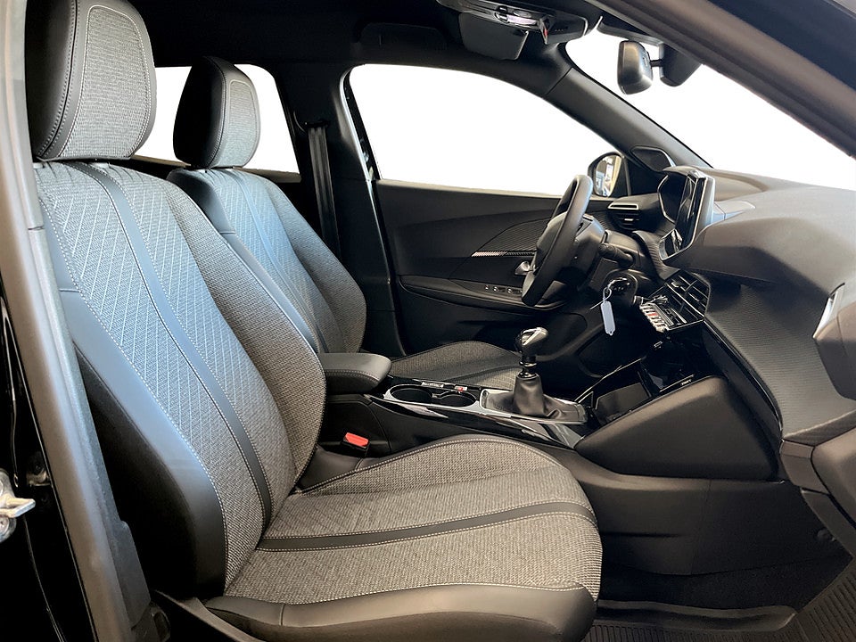 Bild på Peugeot 2008 Allure 1.2 PT 130hk CARPLAY FARTHÅLLARE