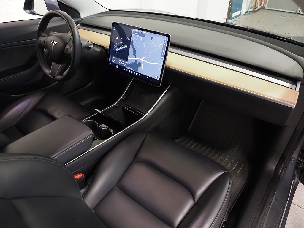 Tesla Model 3 Standard Range Plus Panorama Läder Navigation Kamera 2020