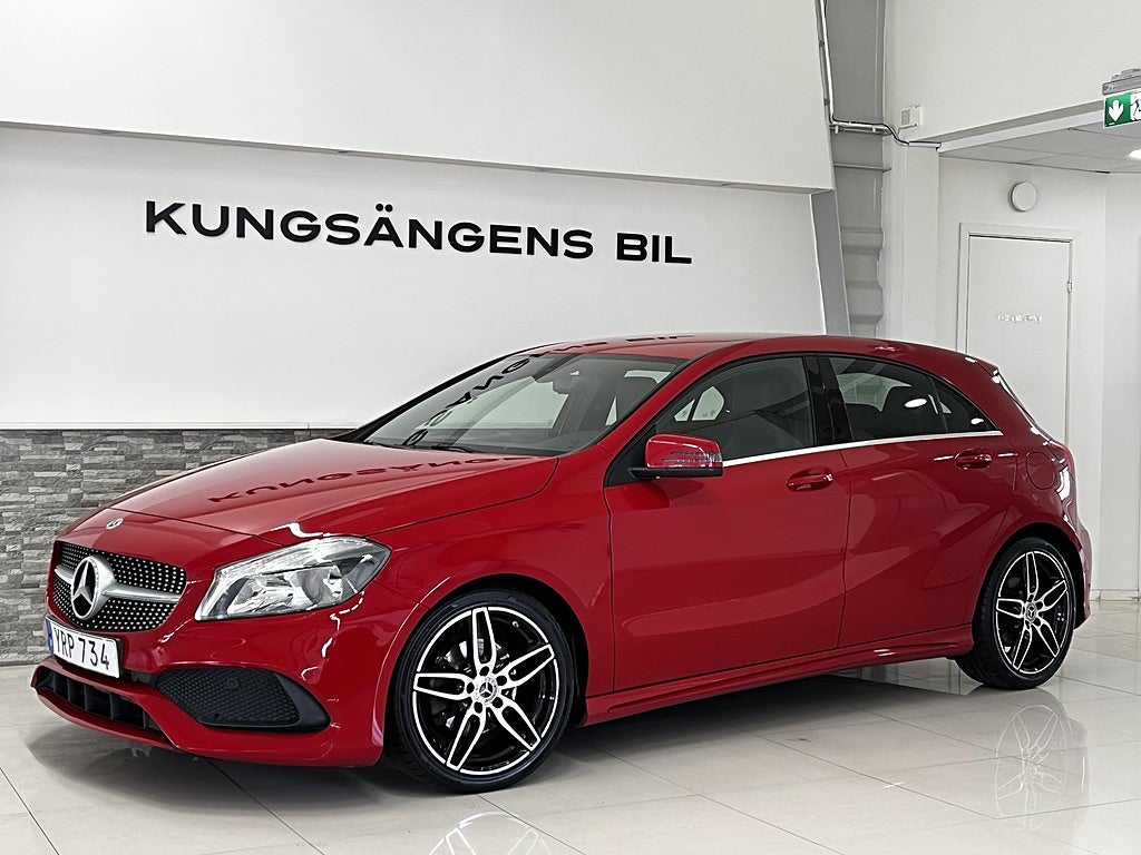 Mercedes-Benz A 180 Automat AMG CarPlay Kamera Svensksåld Vhjul 122hk