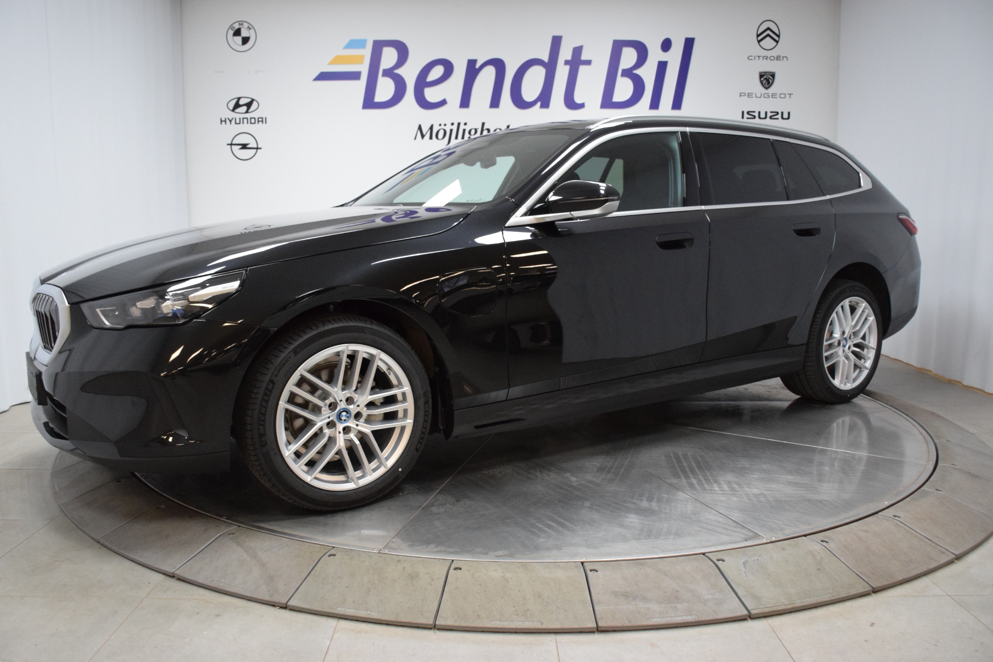 BMW 530 e Touring 2025, bild 4/50